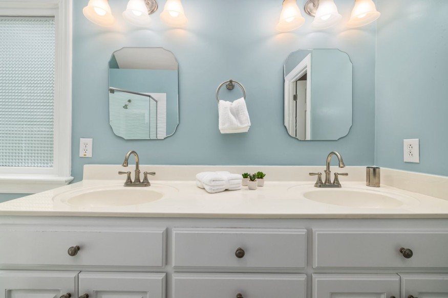 Powder room