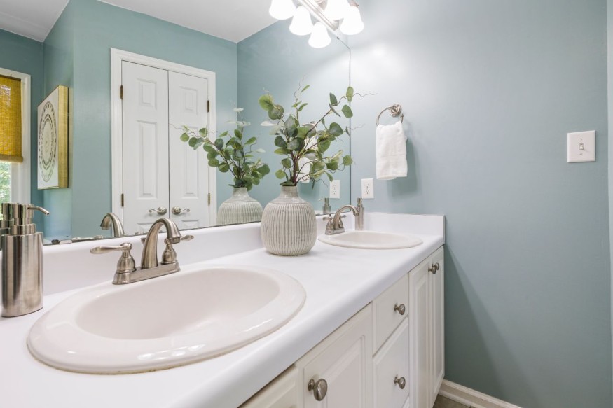 Powder room