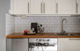Kitchen cabinet