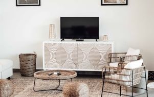 Neutral wall