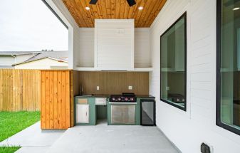 Outdoor kitchen