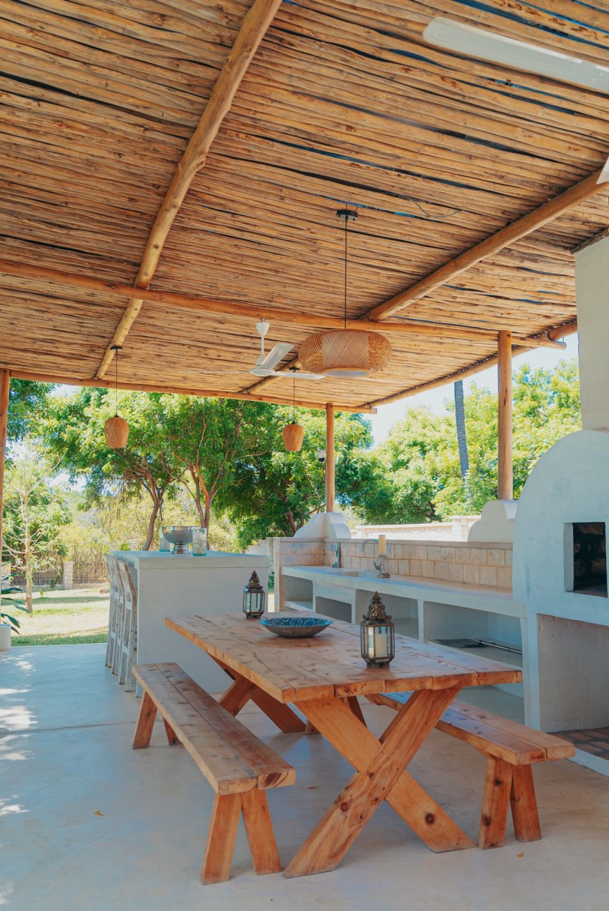 Outdoor kitchen