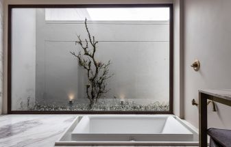 Sunken tub