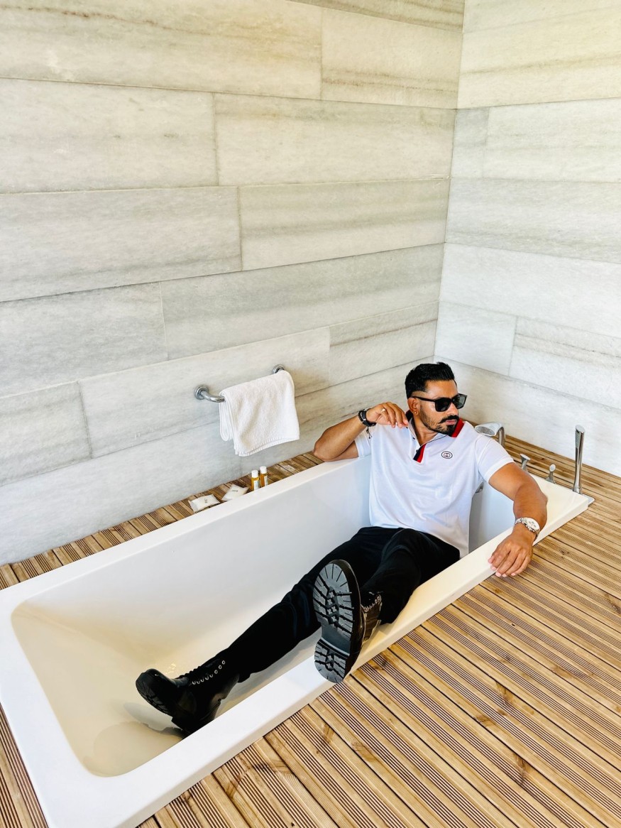 Sunken tub