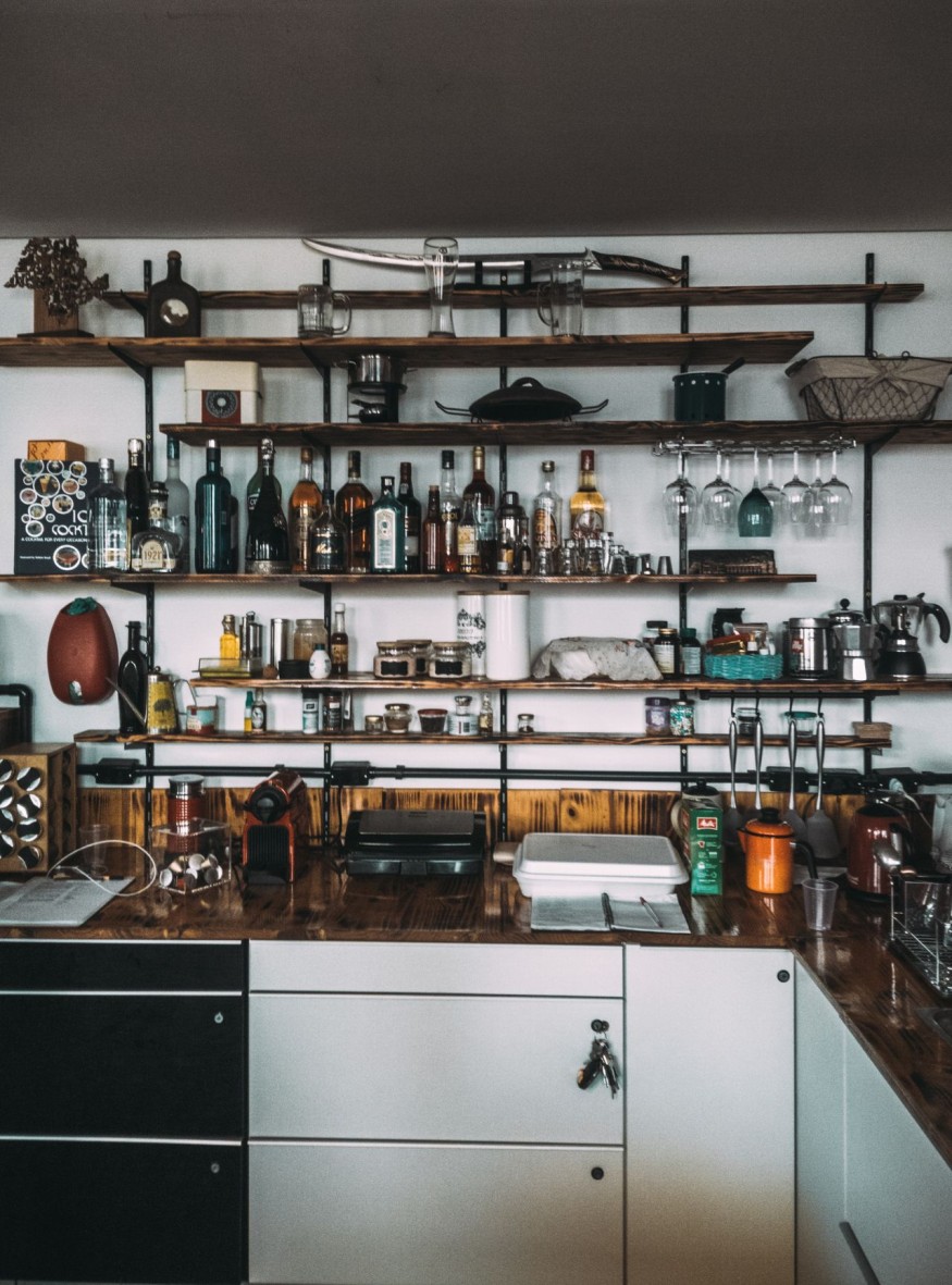 Bar shelving
