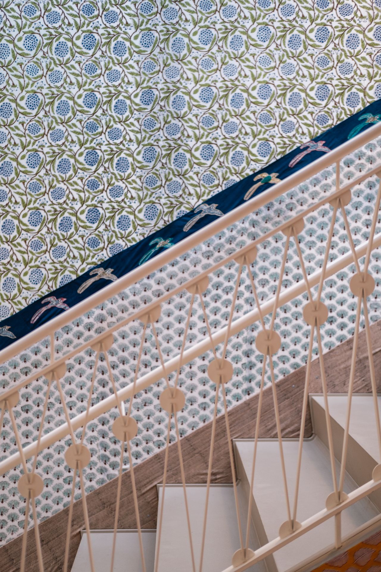 Pattern sandwiching