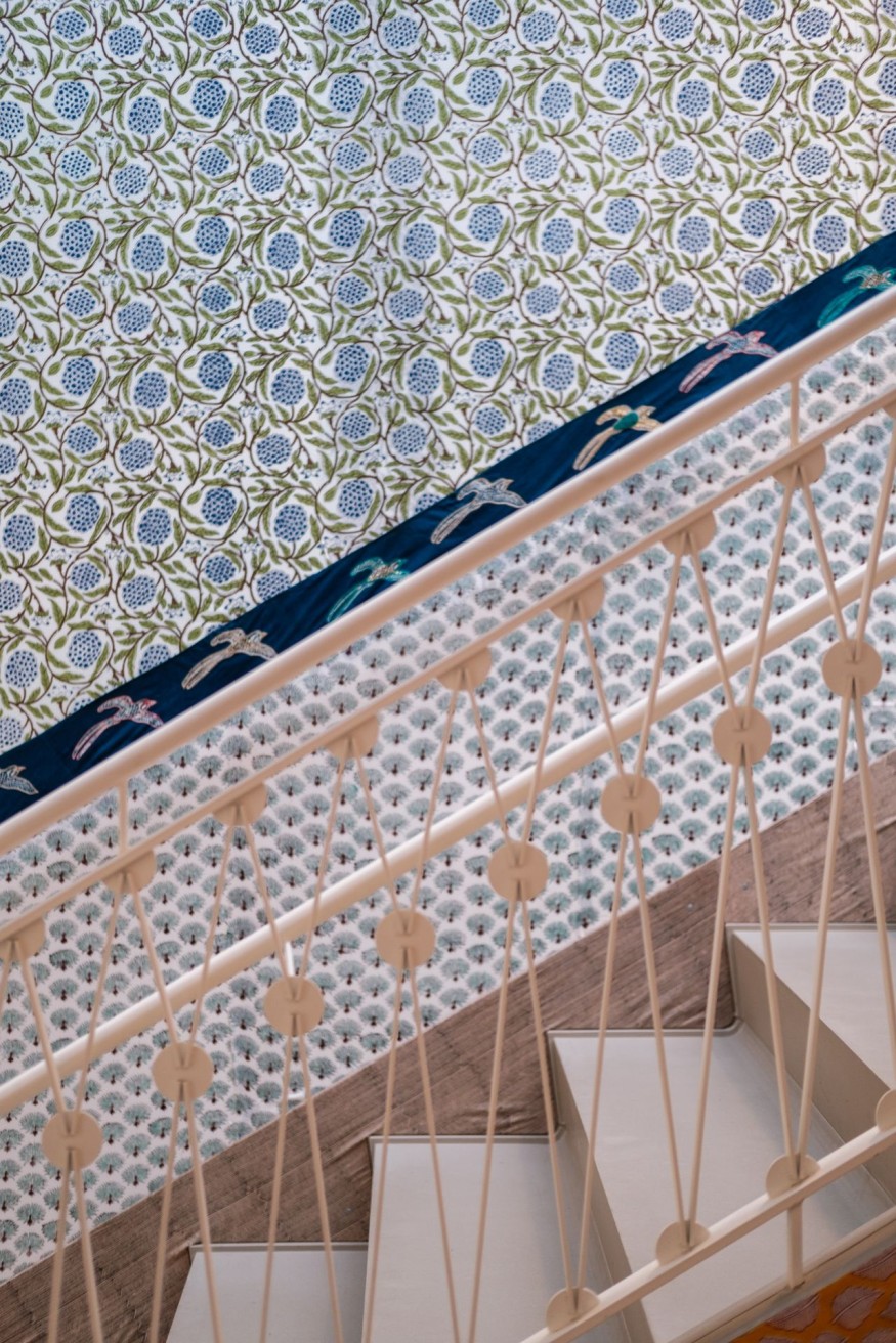 Pattern sandwiching