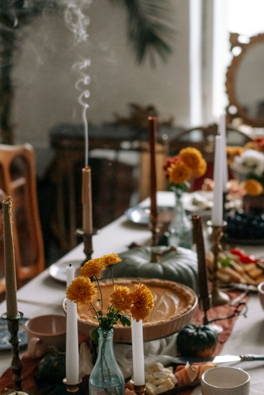 Thanksgiving table