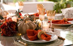 Thanksgiving table